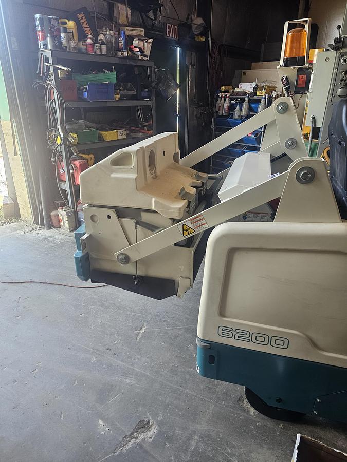 Refurbished Tennant M6200 Battery Operated 55" Cleaning Path Ride On Floor Sweeper