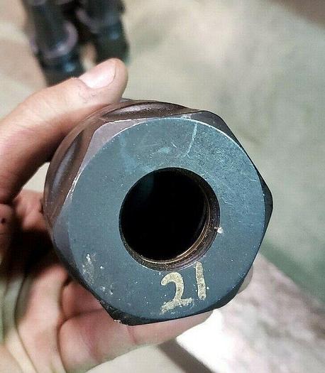 Used Kennametal CAT 40 Collet Chuck Tool Holder Part #: CV40TG1400