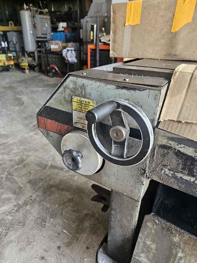 Used 1995 Marvel Series 8 Mark II Vertical Tilt Frame Bandsaw 18" x 22" Capacity