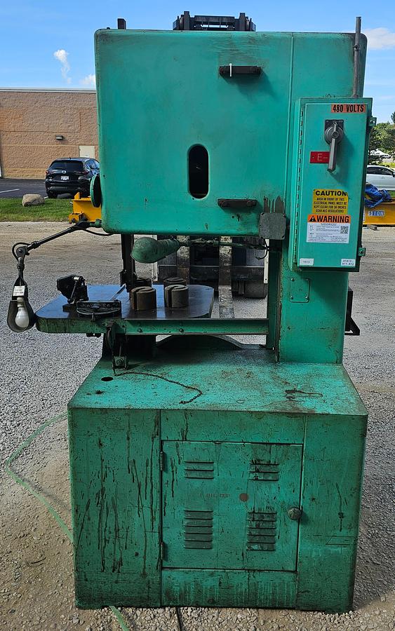 Used 24" Grob NS-24 Industrial Variable Speed Vertical Bandsaw & RW-A Blade Welder