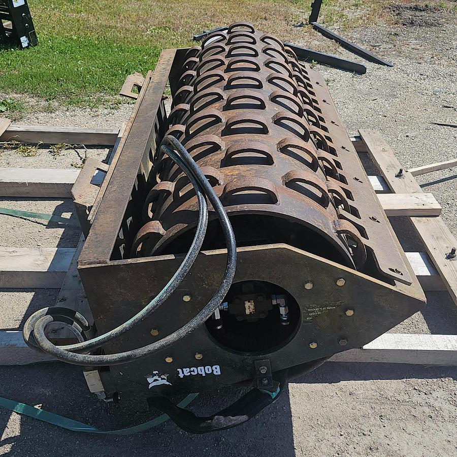 Used 72" Bobcat Hydraulic Sheep Foot Vibratory Roller Skid Steer Quick Attachment 