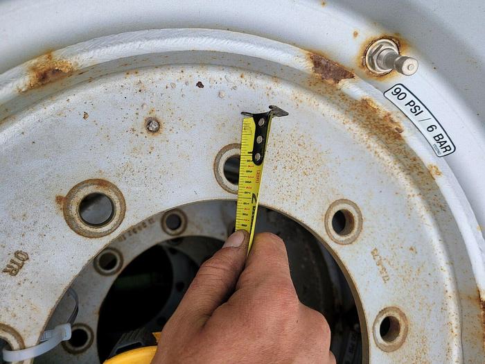 Used 4x OTR Lightning Telehandler Tires 10 Bolt Rims IN240/55D/17.5 Grey No Mark Tire