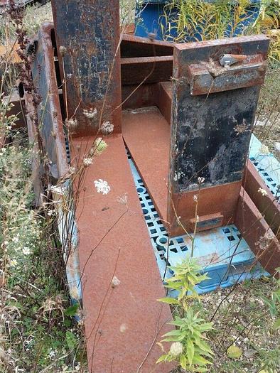 Used 45" Long x 10" Wide @ 8-10,000 lb Forklift fork set