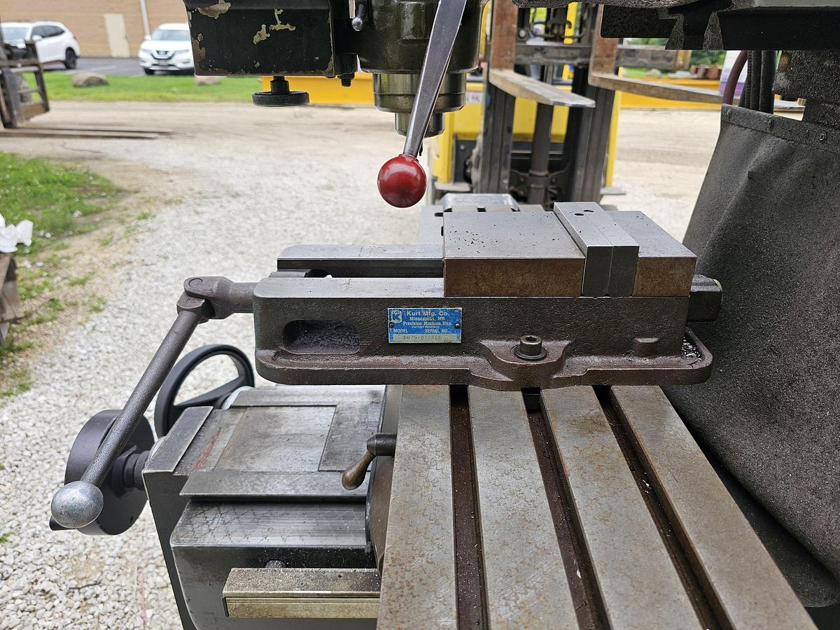 Used 2 Hp Bridgeport Series I 3-Axis CNC Knee Mill ProtoTrak MX3 Control 9" x 42" Table