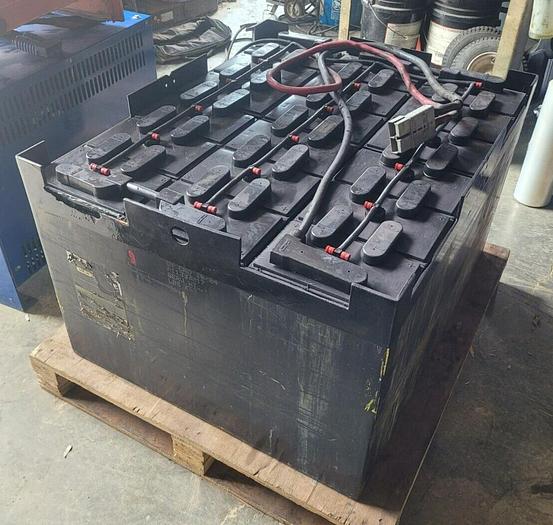 Used 36V Industrial 1105 Amp Hour Electric Lead Acid Forklift Battery 31.5'' x 38.5'' x 22.5'' Tall