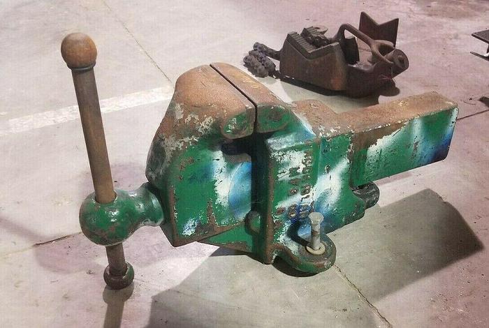 Used Large Rock Island Bench Vice w/5.5″ Wide Jaws