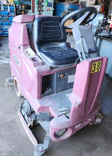 Used Minuteman 36V Electric Battery Operated Ride-On Floor Scrubber #SCV-28/32