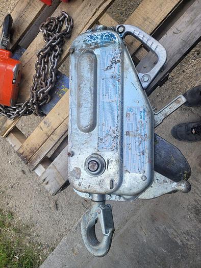 Used Tractel Griphoist TU-28 3,000lb Wire Rope Hoist with 100′ 7/16″ Wire Cable