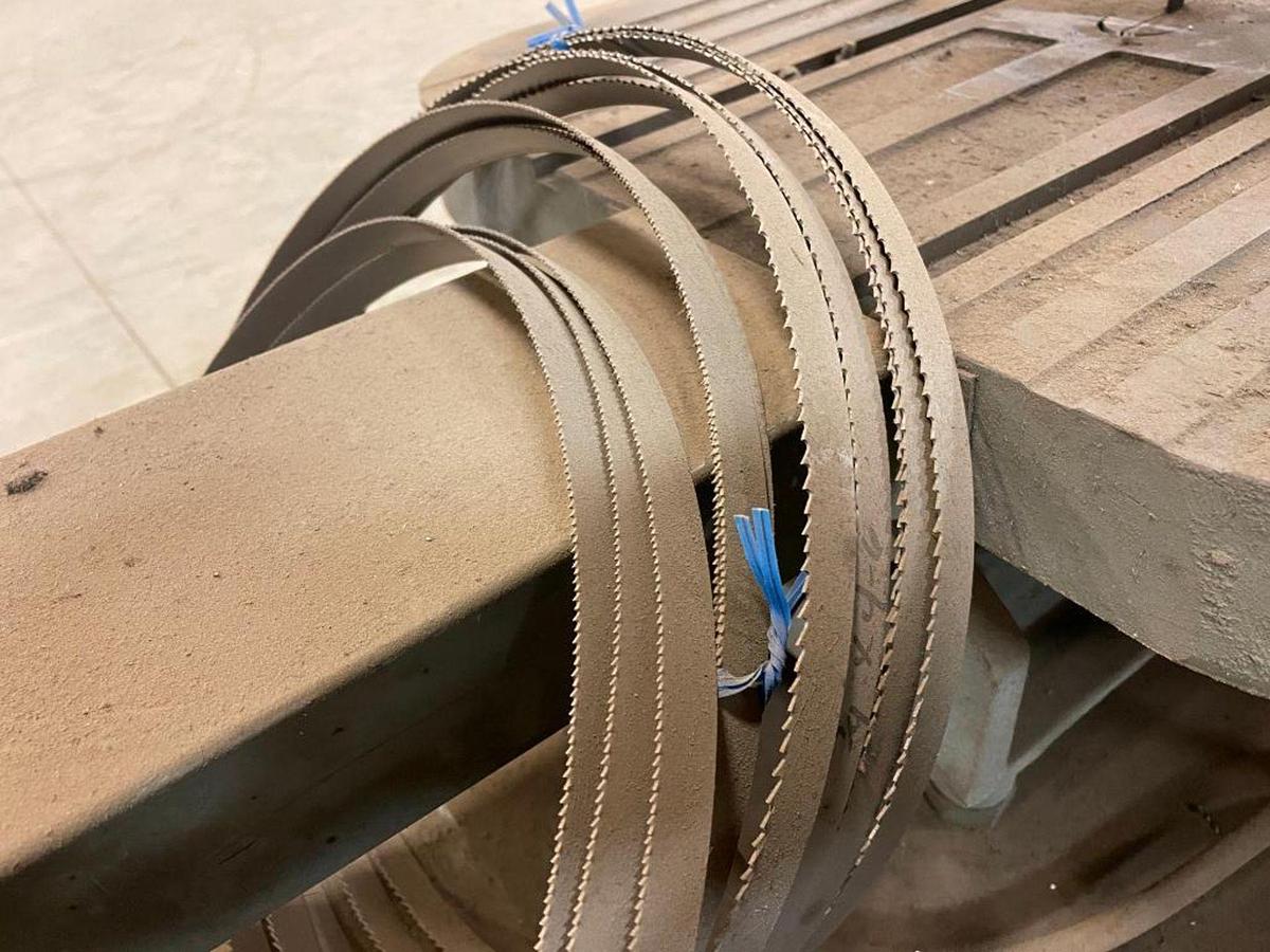 Used 18" Grob 4V-18 Vertical Bandsaw w/RW-B Welder & Air-Hydraulic Feeder Table