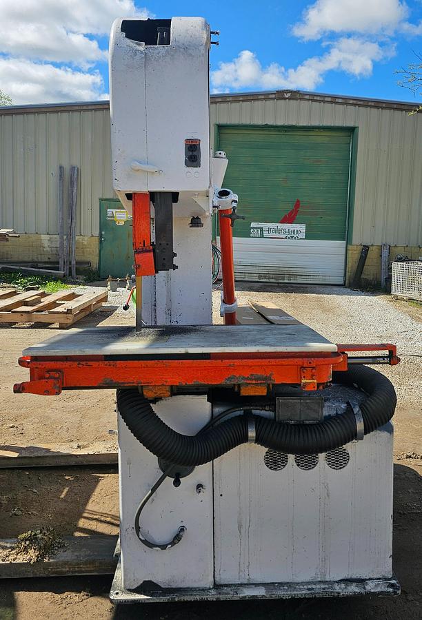 Used 26" Doall 2618-3 Variable Speed Vertical Contour Bandsaw