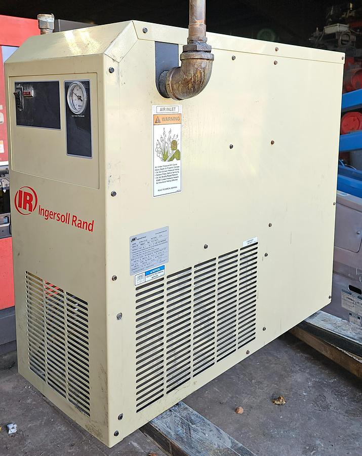 Used 20 Hp Ingersoll Rand SSR UP6-20-125 Rotary Screw Air Compressor w/Dryer & Tank 
