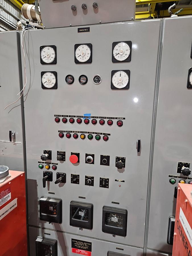 Used 800 KW DMT Corporation DMT-825C Diesel Generator 1000 KVA Cummins KTA38 Engine