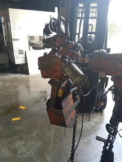 Used Chicago Pneumatic 500 LB Capacity Power Vane Chain Hoist