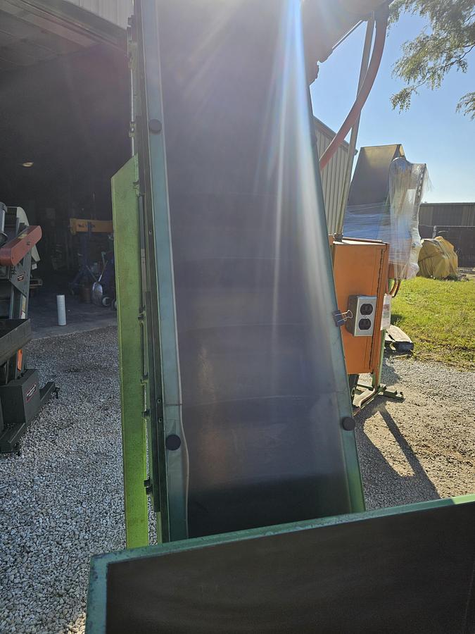 Used 12" Belt Hendricks Engineering Incline Feeder Conveyor 90" Height x 61" H Discharge Hopper 