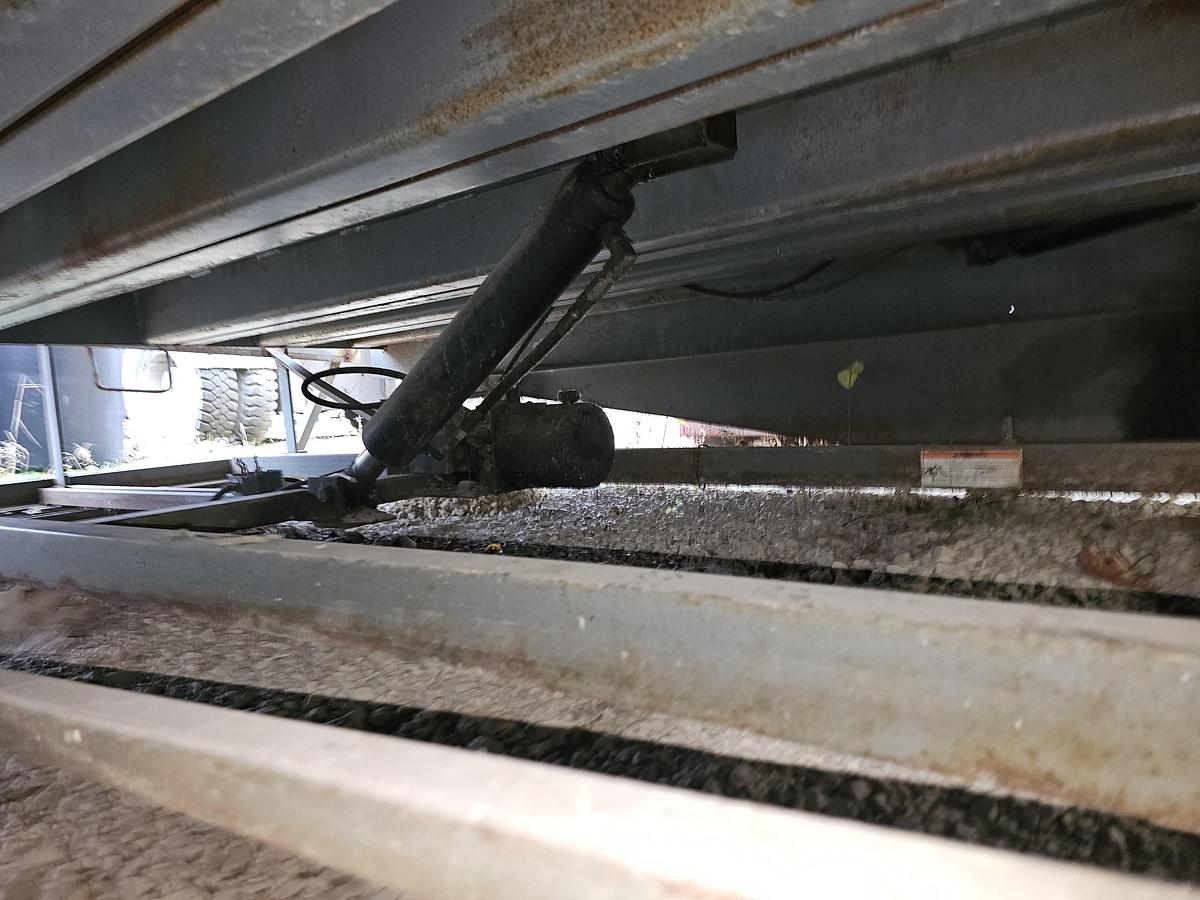 Used Serco 84' x 100" Powered Dock Leveler