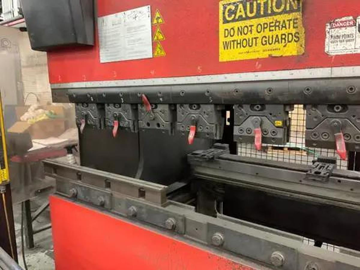 Used 88 Ton x 8' Amada HFT 80-25 S Hydraulic 4 Axis CNC Press Brake 