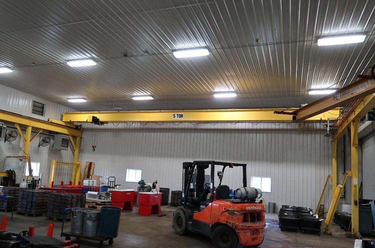 Used 5 Ton Freestanding Overhead Bridge Crane Approx: 60' Span x 60' Runway Spacemaster SX Radio Control Hoist