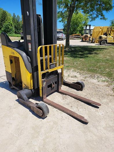 Used 270" Lift 4500# Crown RR5020-45 36V Electric Reach Truck 42'' Forks & Sideshift