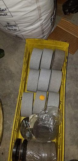 Norton Abrasive Grinding Wheel 32A54-JVBE 3 1/2'' x 1 1/2'' x 7/8''