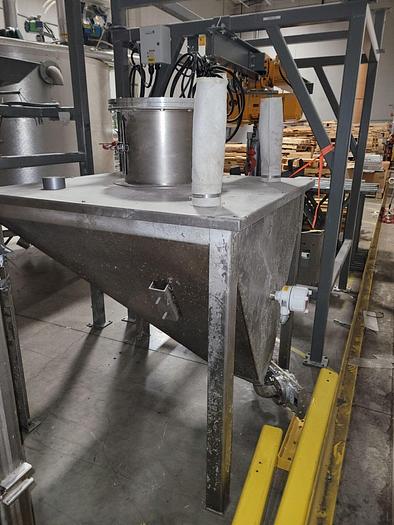Used SST SacMaster 2 Ton Bulk Bag Discharging System w/Mixing & Storage Tank