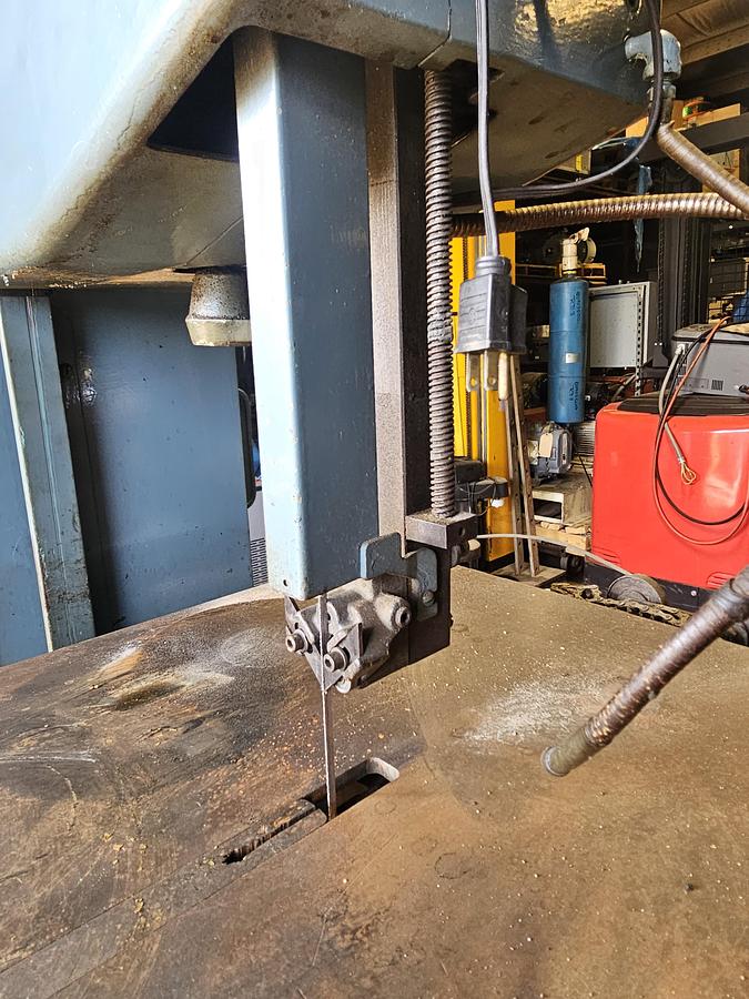 Used Doall 1612-1 Contourmatic 16" Vertical Bandsaw & DBW-15 Blade Welder, 24" x 24" Table 