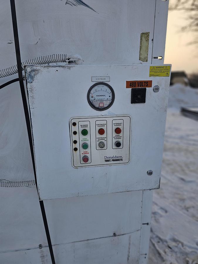 Used Donaldson Torit DWST 6-4 Downflo Workstation | 28,000 CFM | 4-Module Dust Booth