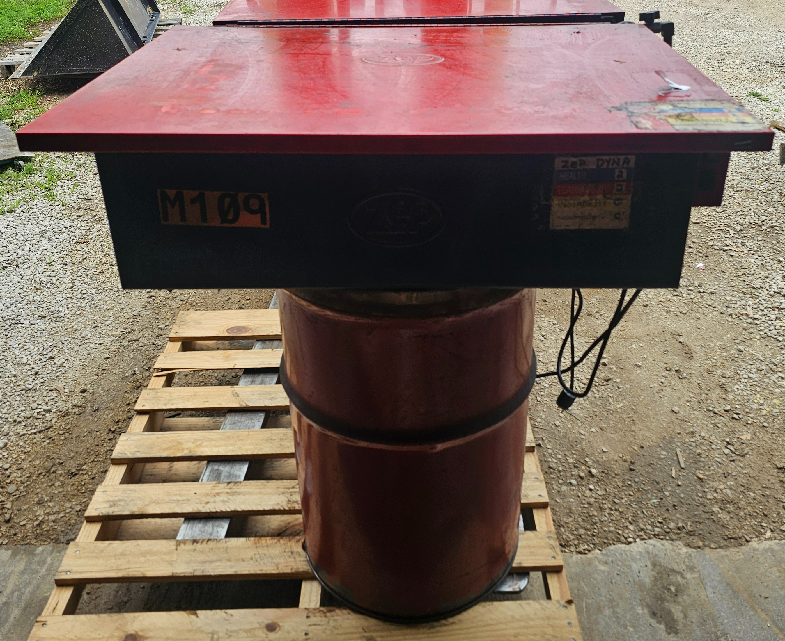 Used Zep Dyna-Clean Industrial Solvent Parts Washer, Split-Lid, 30 Gal Drum, 115V