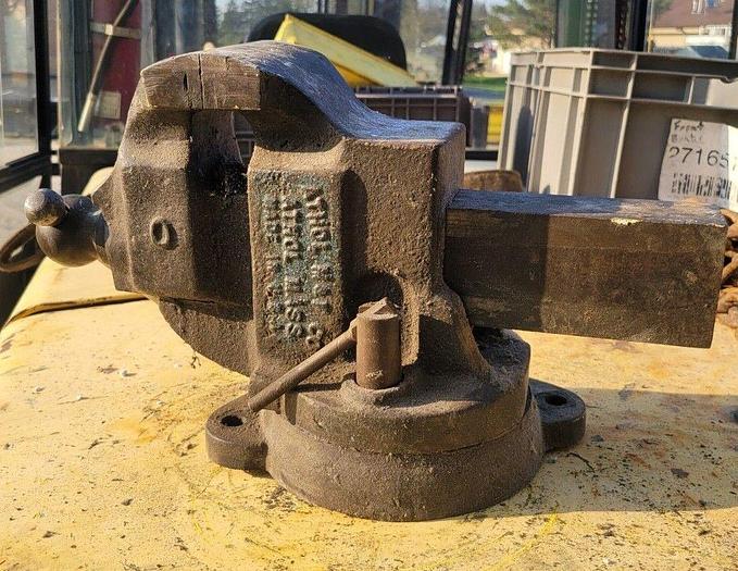 Used Athol Machine Co. Vintage 4'' Swivel Base Bench Vise 624N