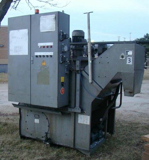 Used KNOLL Coolant Filtration w/Pump System Drag Chain Conveyor for CNC Machining