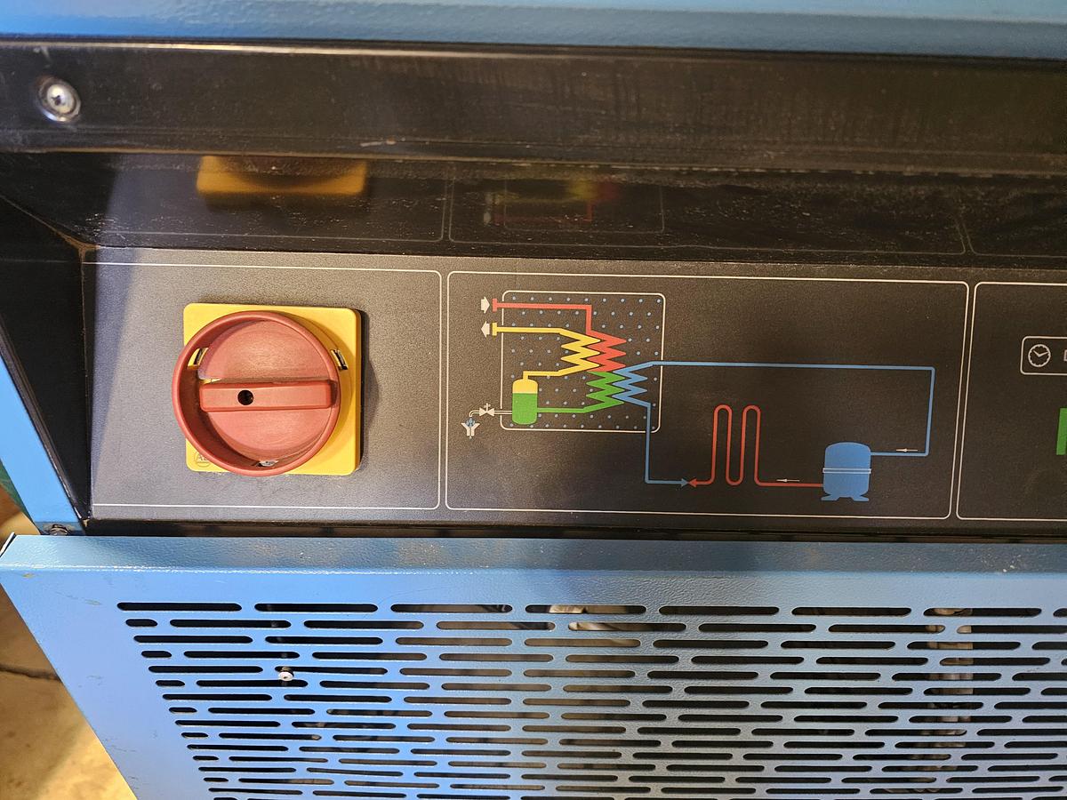 Used Motivair DE107 250 CFM Refrigerated Air Dryer - Fits 50HP & 60HP Compressors