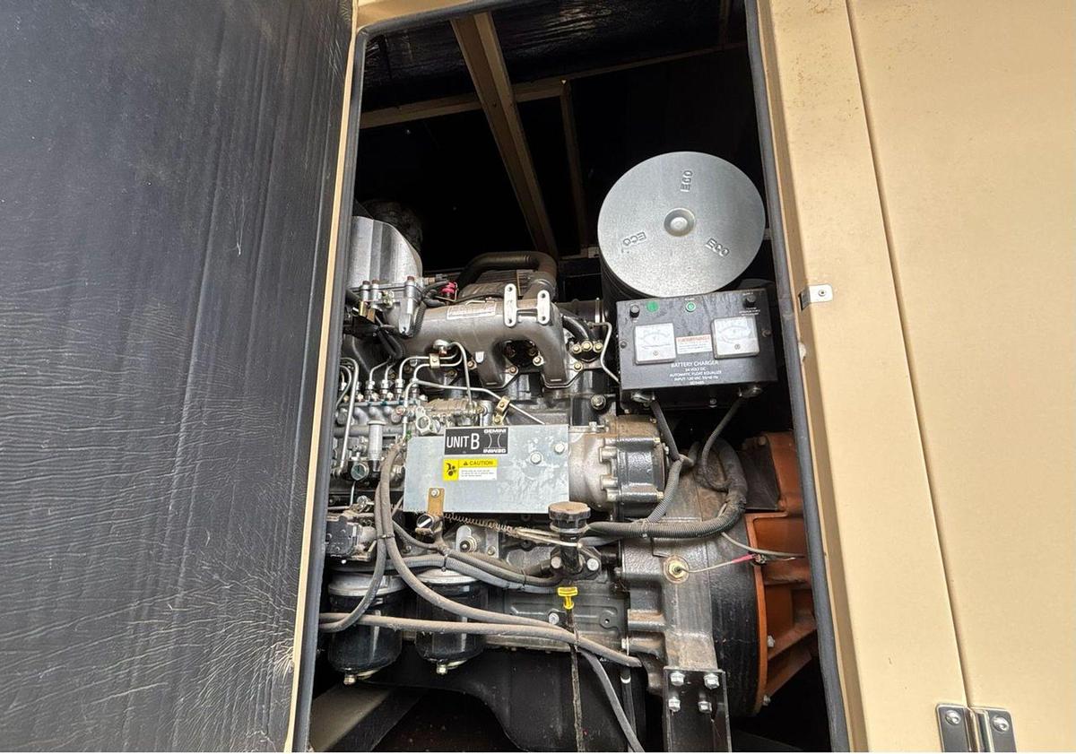 Used 750 KW Generac Gemini Series MD750 Diesel Standby Generator Set - 12.0L Diesel & Fuel Tank