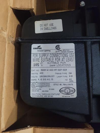 Cooper Lighting Outdoor Weather Resistant 400W MHHM-W-400-MT-SCF-SCR w/Bracket