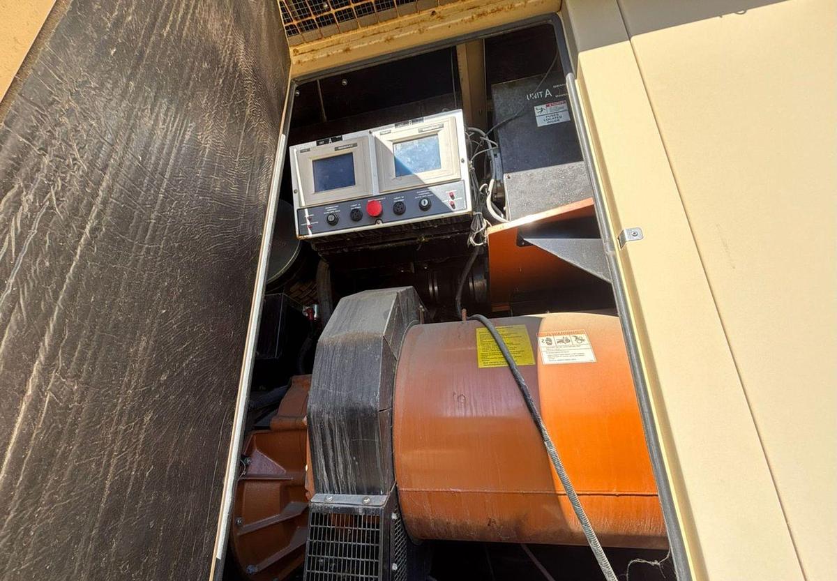 Used 750 KW Generac Gemini Series MD750 Diesel Standby Generator Set - 12.0L Diesel & Fuel Tank