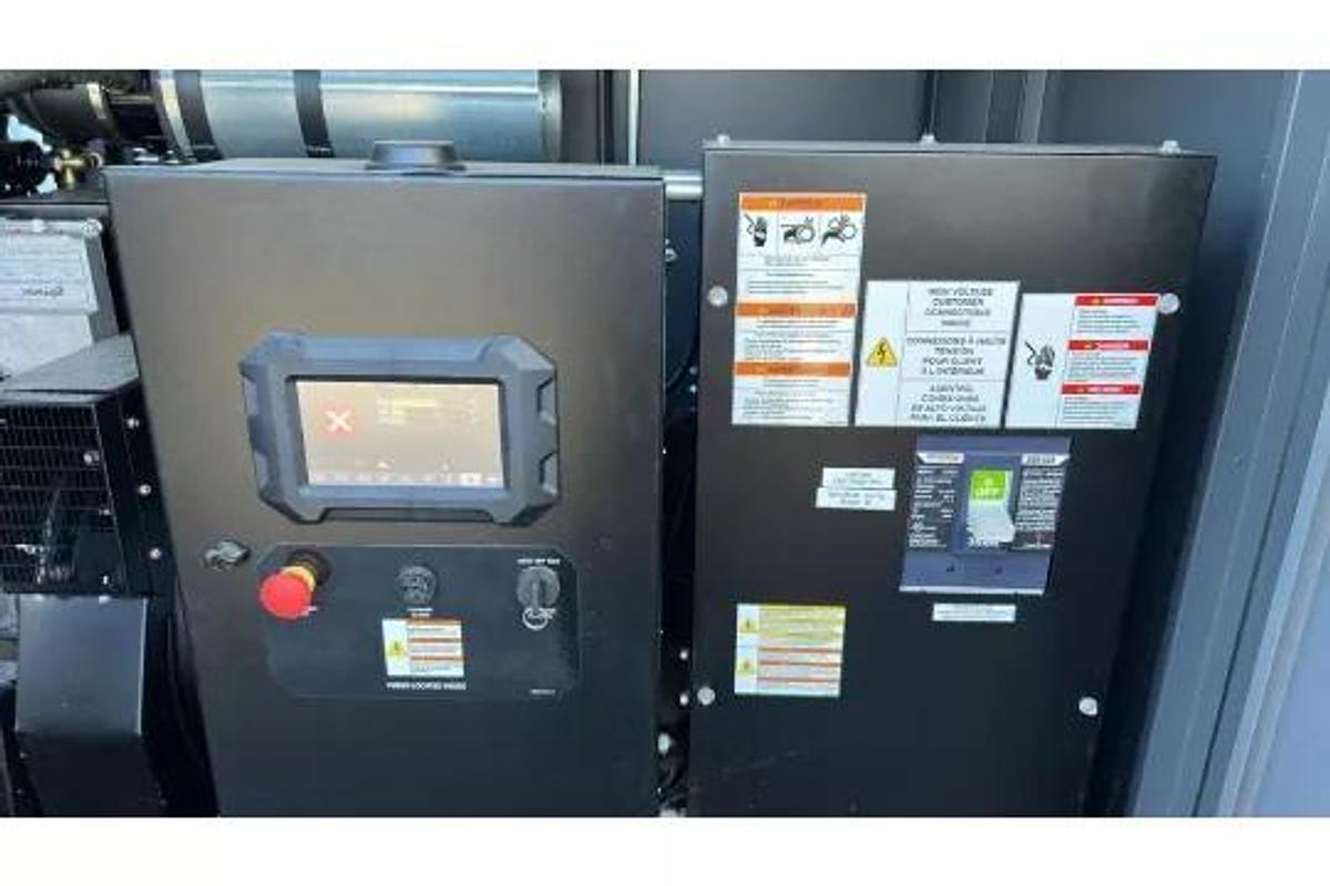 Used 2021 Generac SG200 200kW Industrial Generator | 3-Phase | ONLY 89 HRS | Late-Model Standby & Transfer Switch