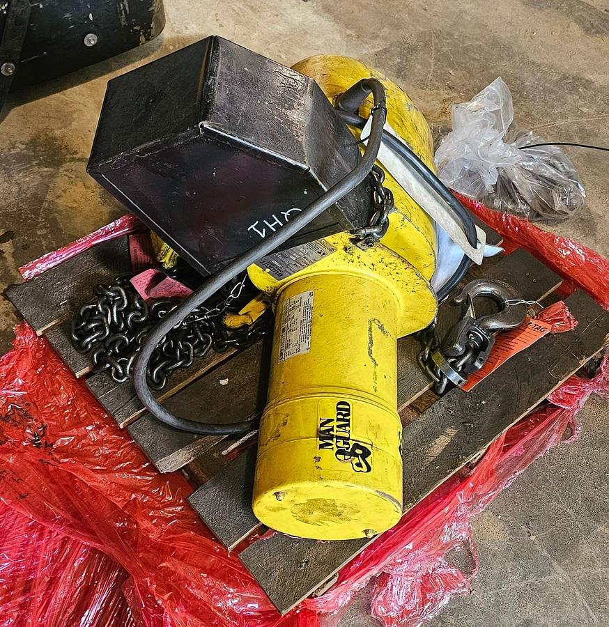 Used CM Loderail 1 Ton Freestanding Workstation Crane 15' Span x 33.5' Runway w/ Budgit 1 Ton Electric Hoist
