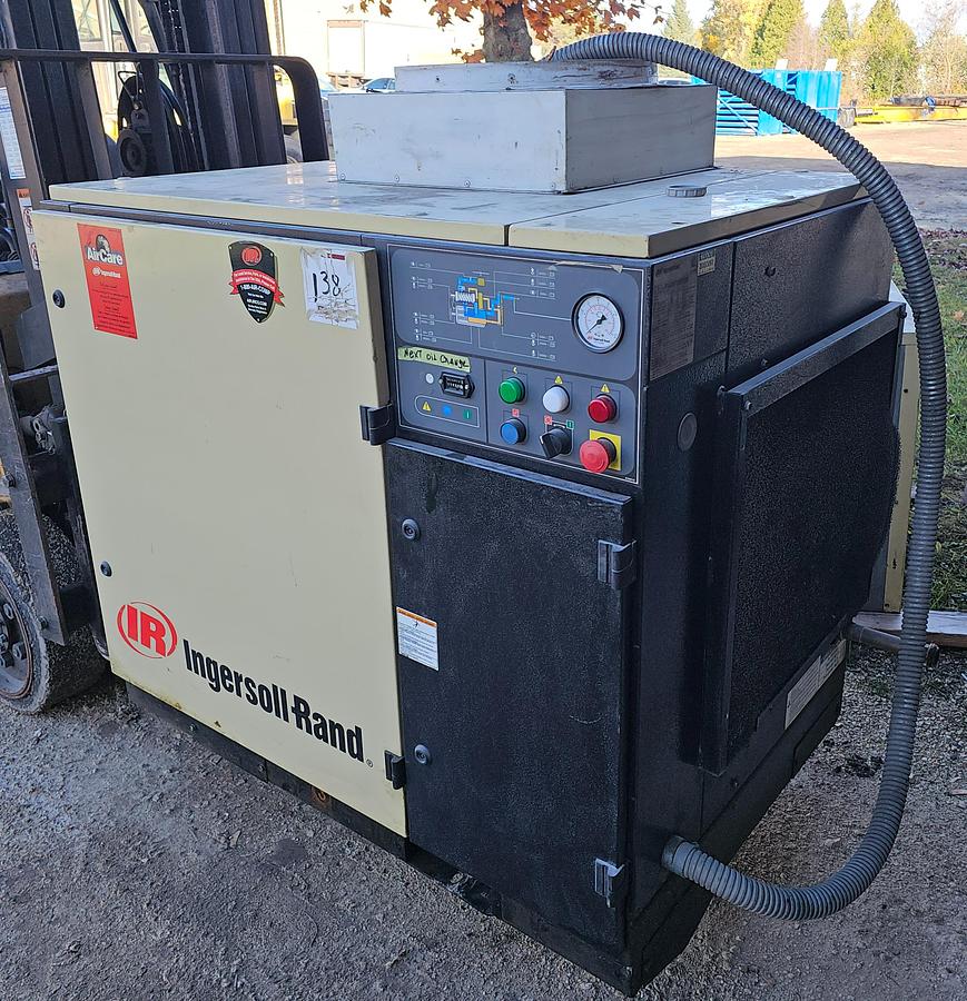 Used 20 Hp Ingersoll Rand SSR UP6-20-125 Rotary Screw Air Compressor w/Dryer & Tank 