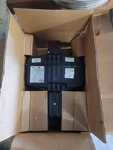 Cooper Lighting Outdoor Weather Resistant 400W MHHM-W-400-MT-SCF-SCR w/Bracket