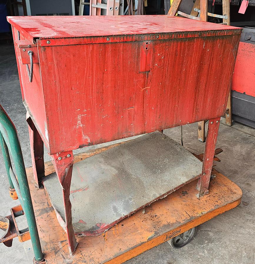 Used Safety Kleen 34" x 24" Model 34 Solvent Parts Washer Part #: 1134 