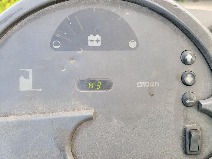 Used Crown RR 5000 Series Electric Reach Truck 4,500 lb Capacity 42” Forks Sideshift