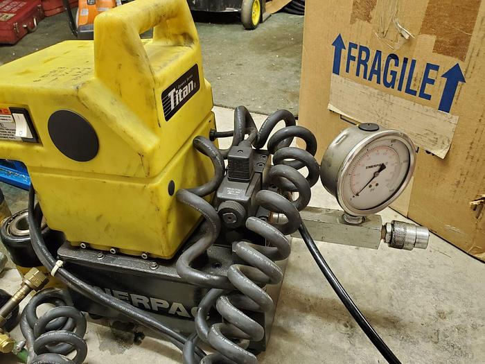 Used Enerpac PUD3105B Electric Hydraulic Pump 115V 5 Gallon Capacity