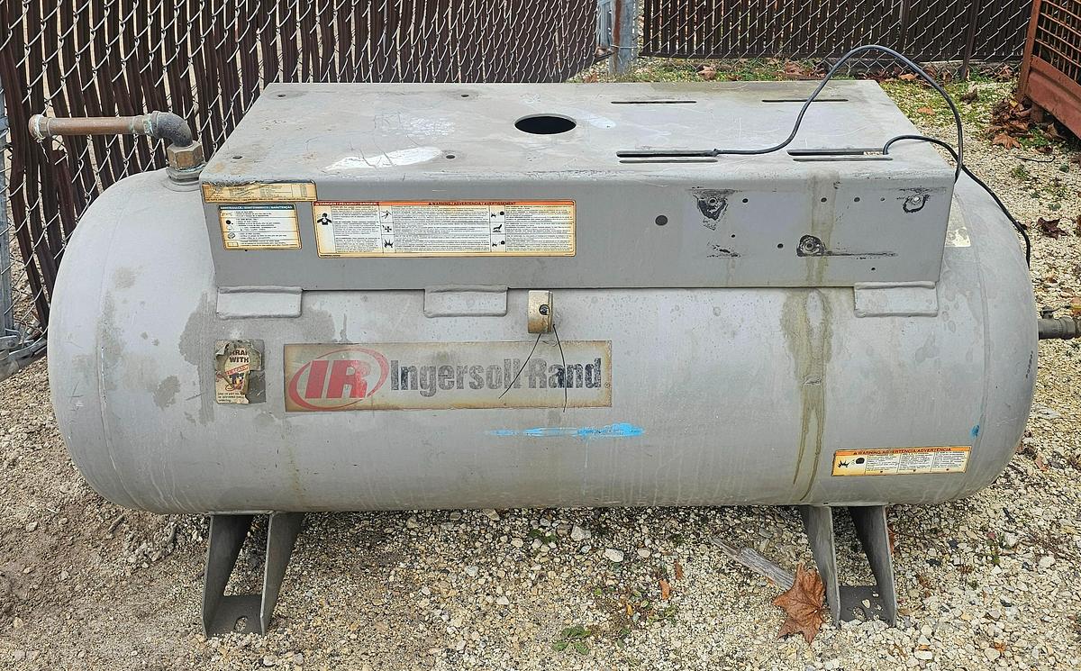 Used 20 Hp Ingersoll Rand SSR UP6-20-125 Rotary Screw Air Compressor w/Dryer & Tank 