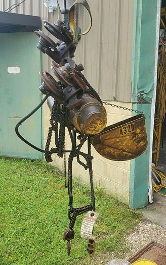 Used 1/2 Ton Budgit Roller Chain Hoist 309000-43 w/Pendant, 230/460V/3/60 17 F.P.M