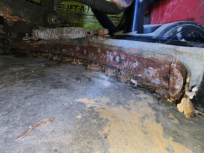 Used Minuteman 265 Walk Behind 24v Floor Scrubber Model #: MC265024