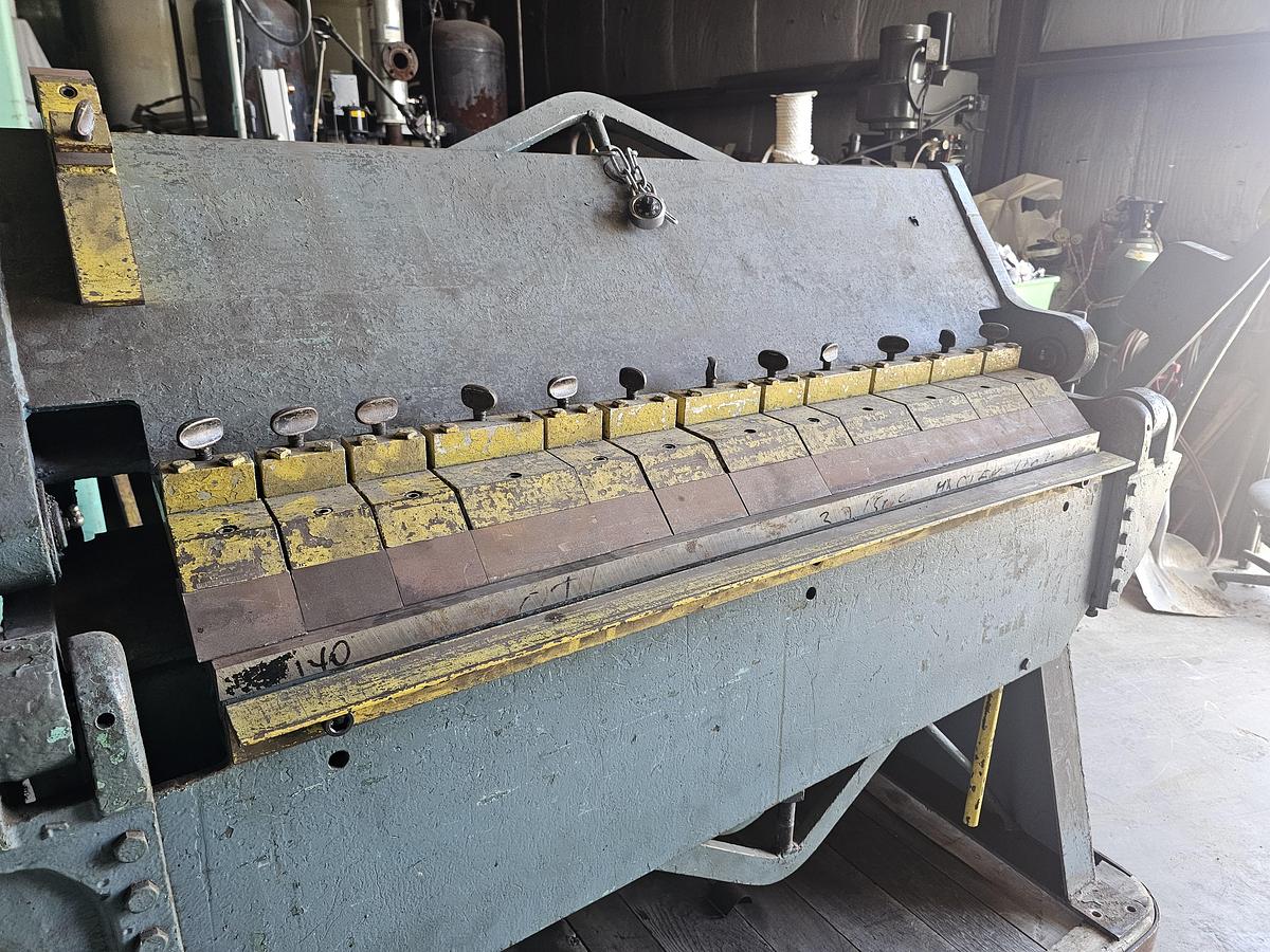 Used 48" Chicago D&K BPO-412-6 12 Gauge Box & Pan Brake