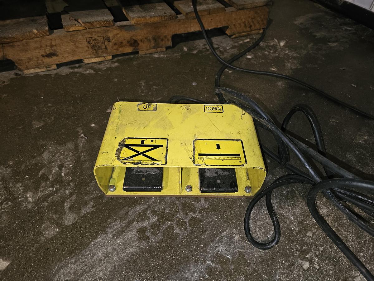 Used 2000# Southworth LS2-36 Scissor Lift Table 42" x 48" Platform 110V, 1 ph 