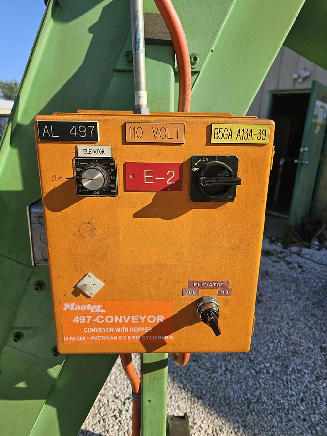 Used 12" Belt Hendricks Engineering Incline Feeder Conveyor 90" Height x 61" H Discharge Hopper 