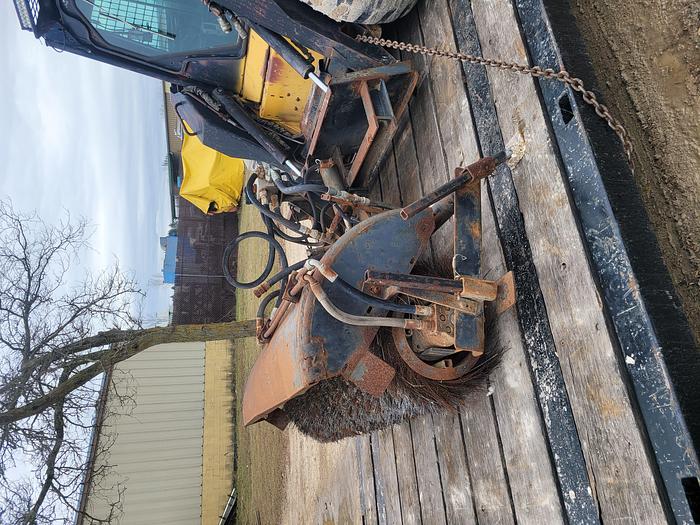 Used Sweepster 72” Angle Mount Skid Loader Broom Attachment S32C6UNH New Holland