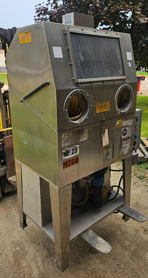 Used 2018 Magido HP25M 304 Stainless High-Pressure Heated Parts Washer, 870 PSI, 220V