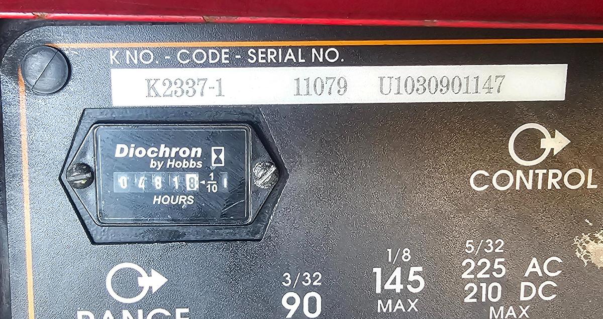 Used Lincoln Ranger 3 Phase Gas Welder 11,500 Watts Peak Power on Cart - 481 Hours