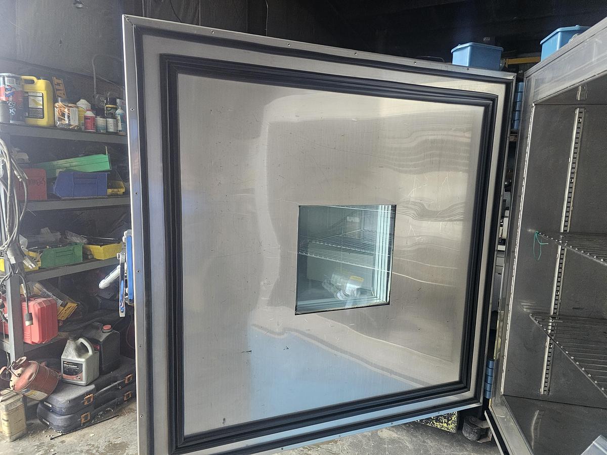 Used Envirotronics EH18-2-5-WC Water Cooled Environmental Test Chamber -54*C to 71*C Temp Range